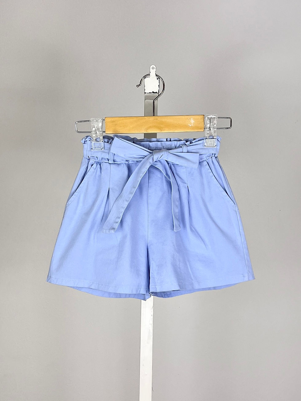 Thumbnail: Katoenen shorts met riem en zakken