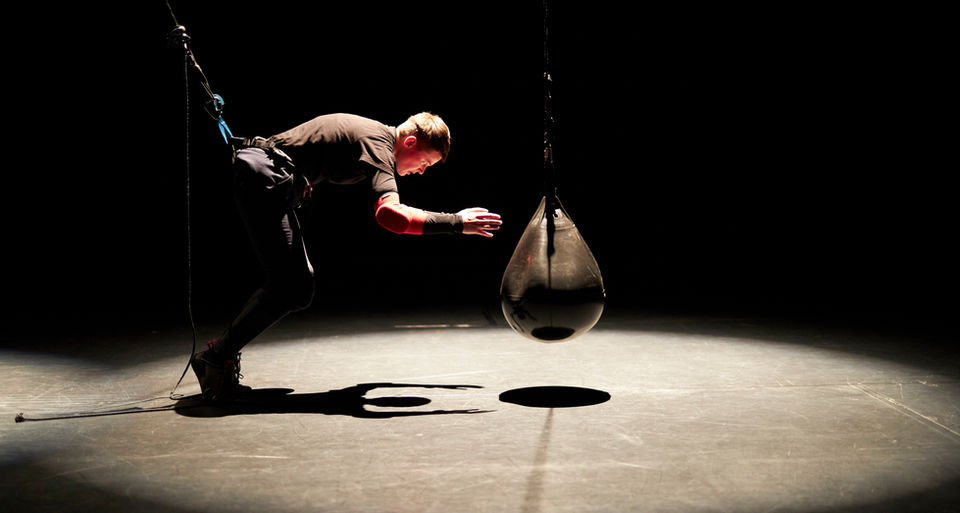 2. The ceremony of weight Copyright internationales figuren.theater.festival – Foto Erich 
