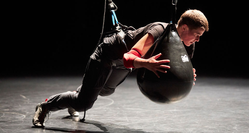3. The ceremony of weight Copyright internationales figuren.theater.festival – Foto Erich 