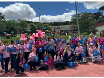 Outubro Rosa em movimento: Caminhada pela Saúde da Mulher reúne várias pessoas em Três Barras