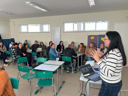 Secretaria de Educação de Três Barras realiza formação continuada para cerca de 160 profissionais