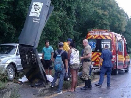 Nove pessoas morrem em acidentes em rodovias de SC no fim de semana