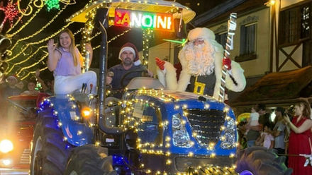 Desfile abre oficialmente o Natal em Família 2025 em Canoinhas