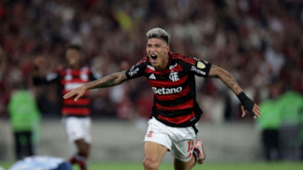 Carrascal decide e Flamengo fica em vantagem na semi da Libertadores