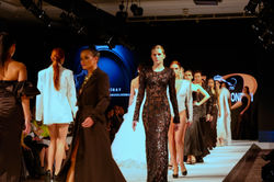 TASARIMCI RECEP DEMİRAY,  LONDRA MODA HAFTASI’NDA 3