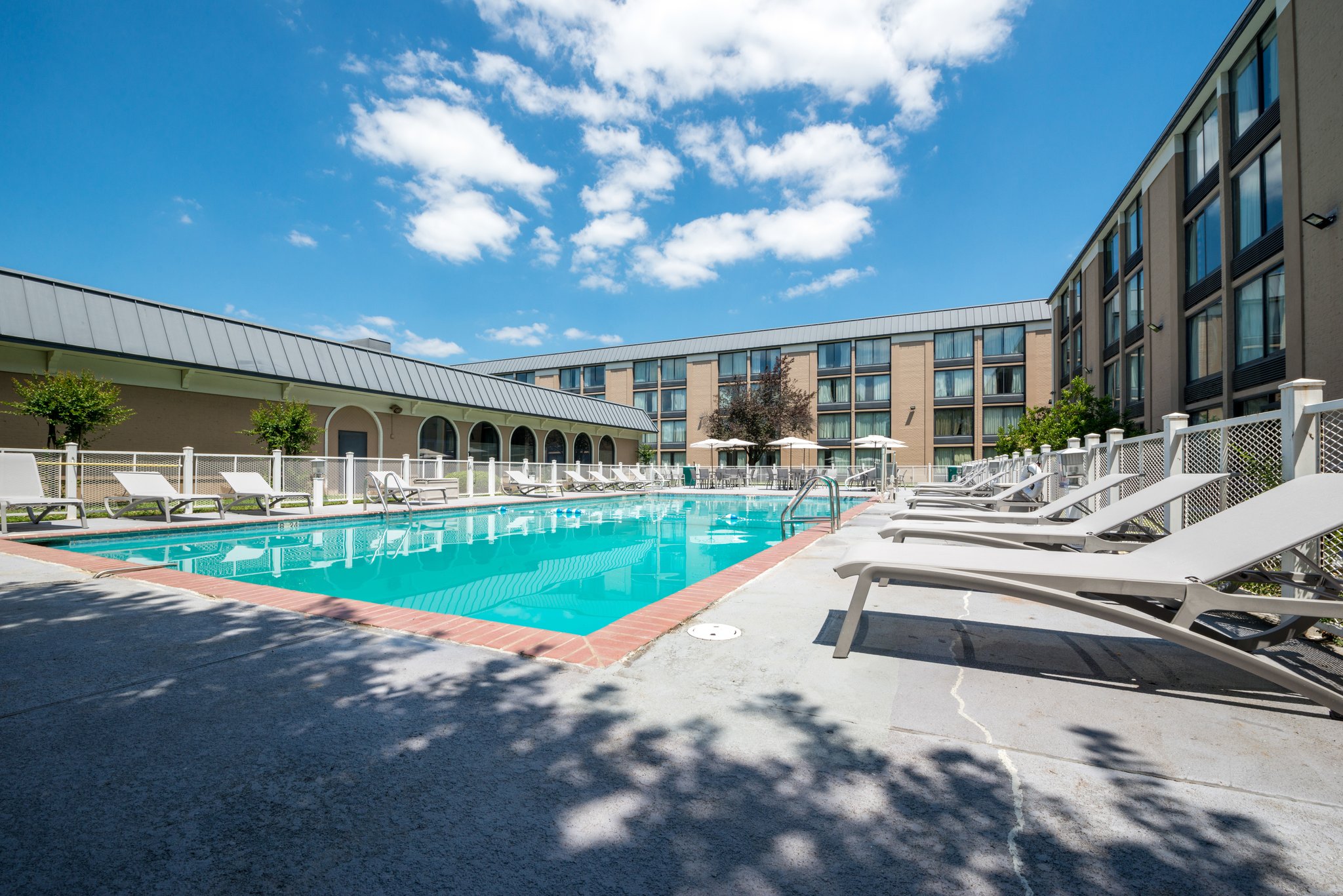 Comfy Near Graceland Magnuson Grand Hotel Memphis Airport Welcome To Magnuson Grand Memphis Airport