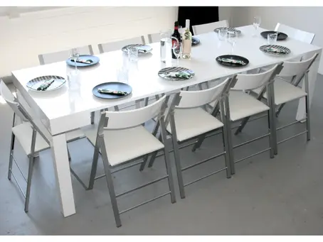 Why Should we choose an extendable dining table?
