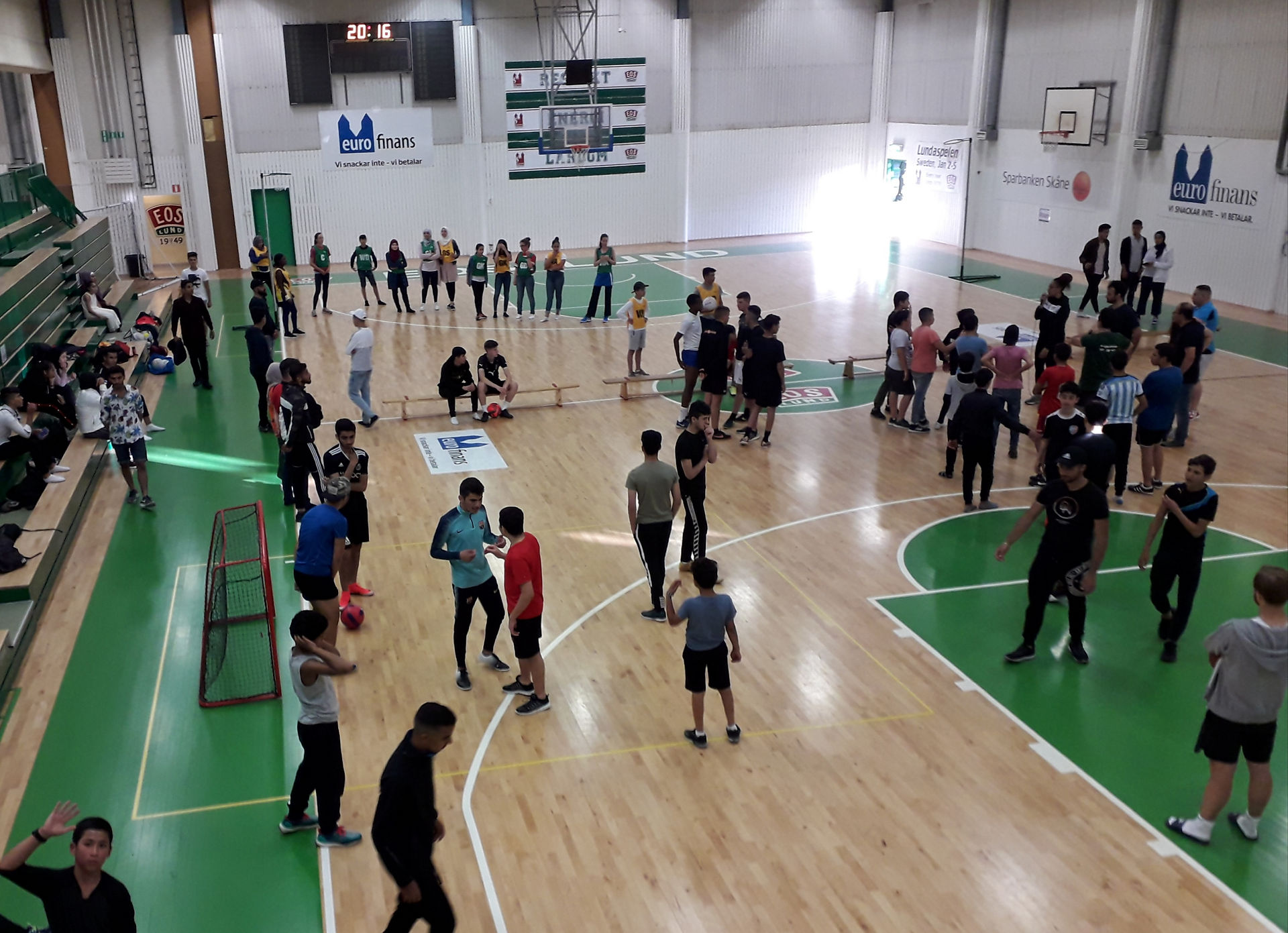 Eoshallen was crowded on Friday