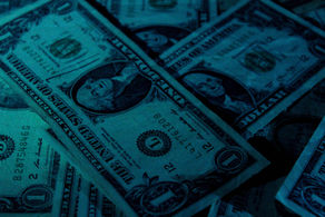 El dólar blue sigue subiendo y queda a un paso del récord histórico 