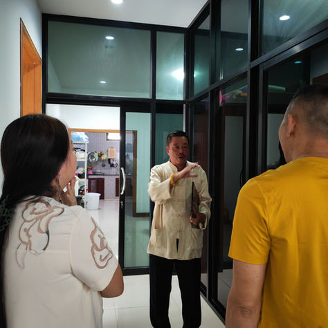 ซินแสได้มาปรับแก้ ฮวงซุ้ยบ้านในโรงงานที่ จ.นครปฐม กระทุ่มแบน 