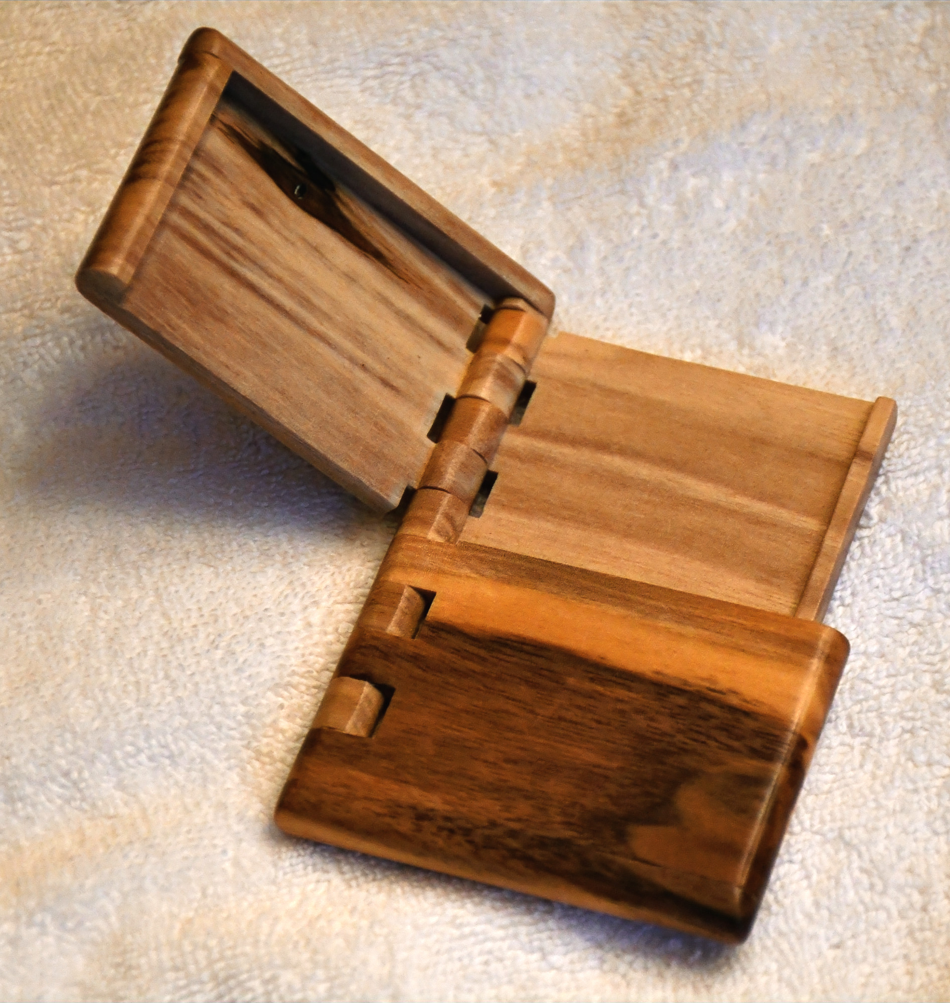 Business Card Holder in Walnut Sapwood