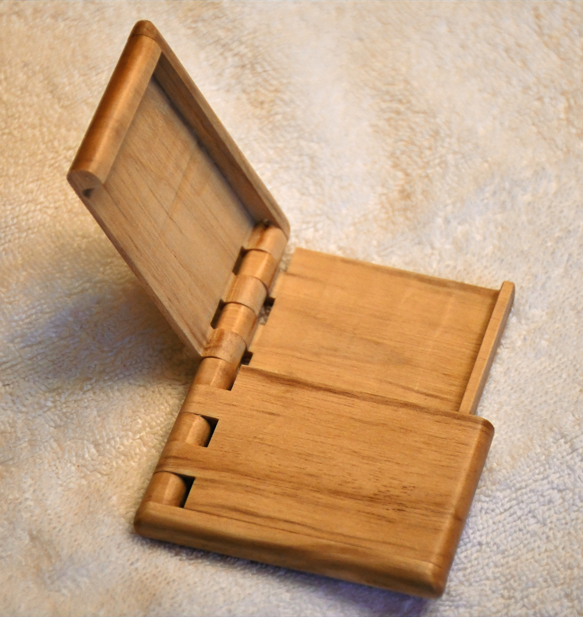 Business Card Holder in Walnut Sapwood