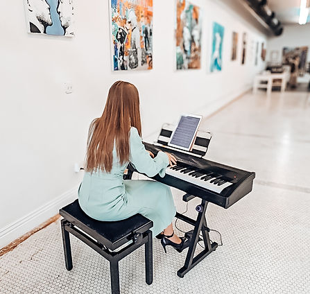 Live piano at Moya Art Gallery, Gilroy