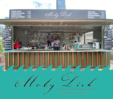 Die innovative Bar & Eatery serviert nachhaltig geführte Barkunst. Das kreative Treiben hinter dem Tresen ergänzt ein kleines, aber feines Speisenangebot mit hausgemachter Pastrami, Fish & Chips sowie Take-aways.