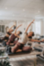 cours-en-petit-groupe-pilates.jpg