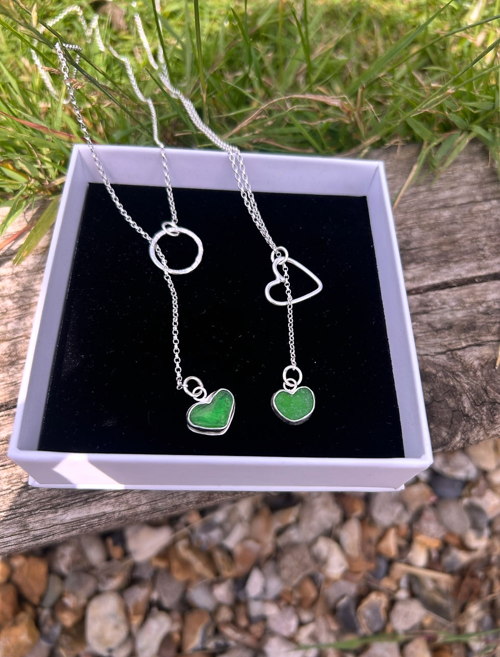 Thumbnail: Fidget heart necklace 