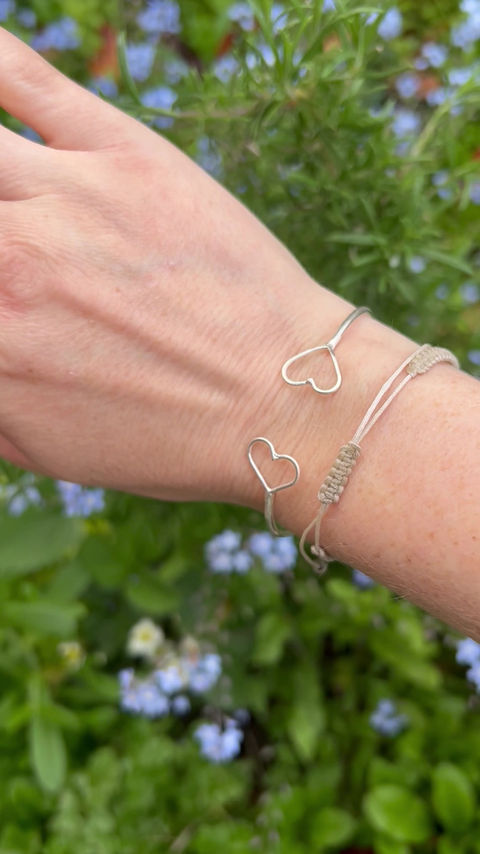 Thumbnail: Love heart bangle 