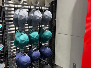 アンダーアーマーだからこそ生み出せた革新のキャップ