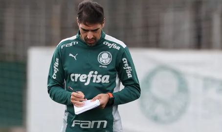Invicto e recordista: Palmeiras testa força como visitante em sequência decisiva pelo título