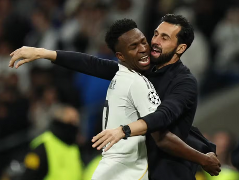Técnico do Real Madrid apoia Vini e desafia Uefa na luta contra racismo: "Não apenas um slogan"