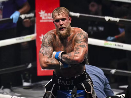 Jake Paul nocauteia Mike Perry no boxe e desafia Alex Poatan
