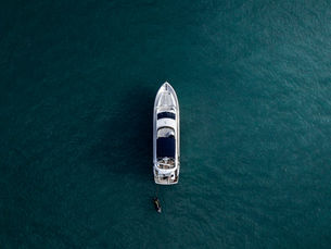 Boating from Holmes Beach: Anna Maria Island's Mid-Island Hub for Gulf Access