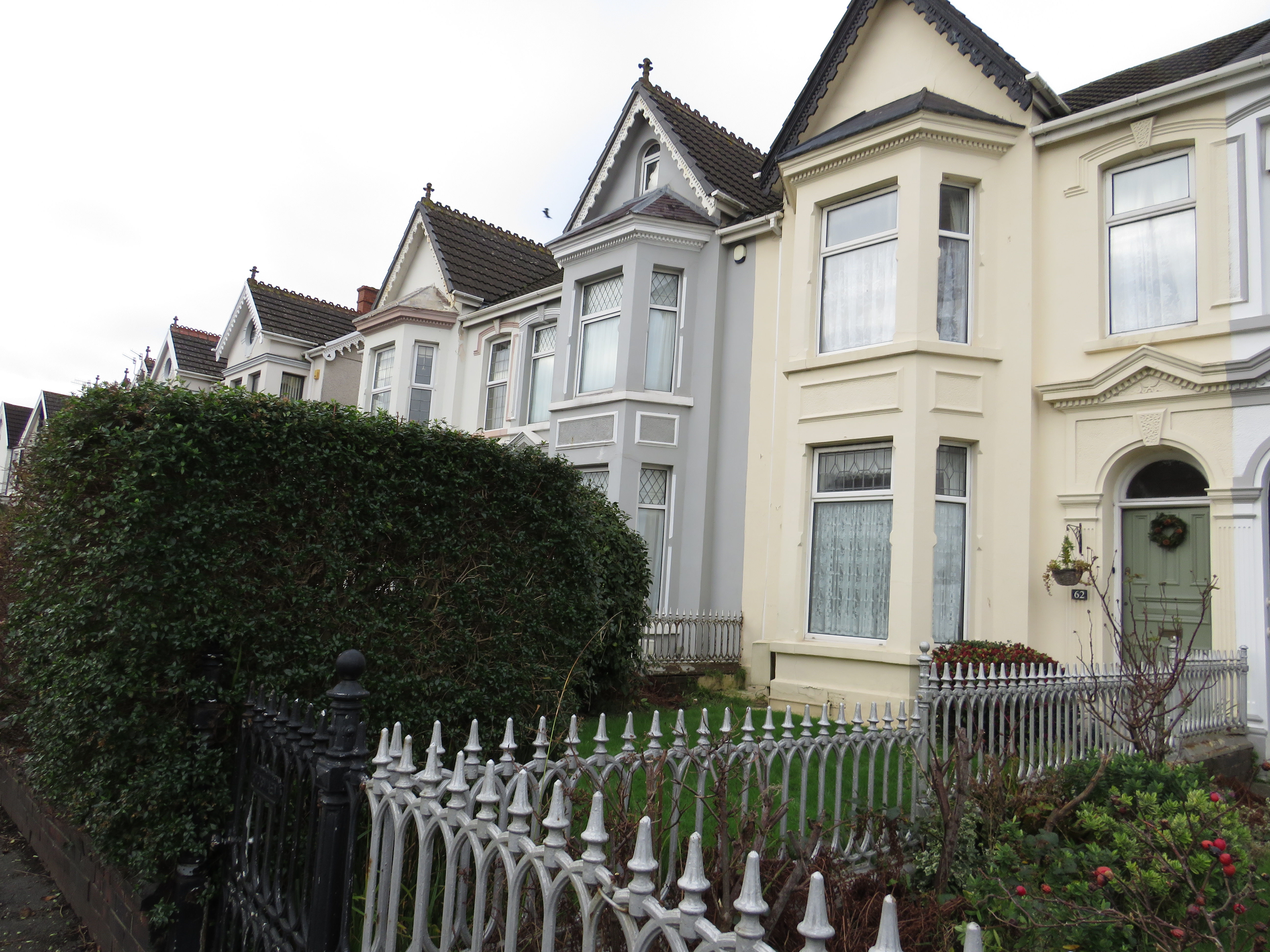 62 QUEEN VICTORIA RD, LLANELLI SA15 2TH