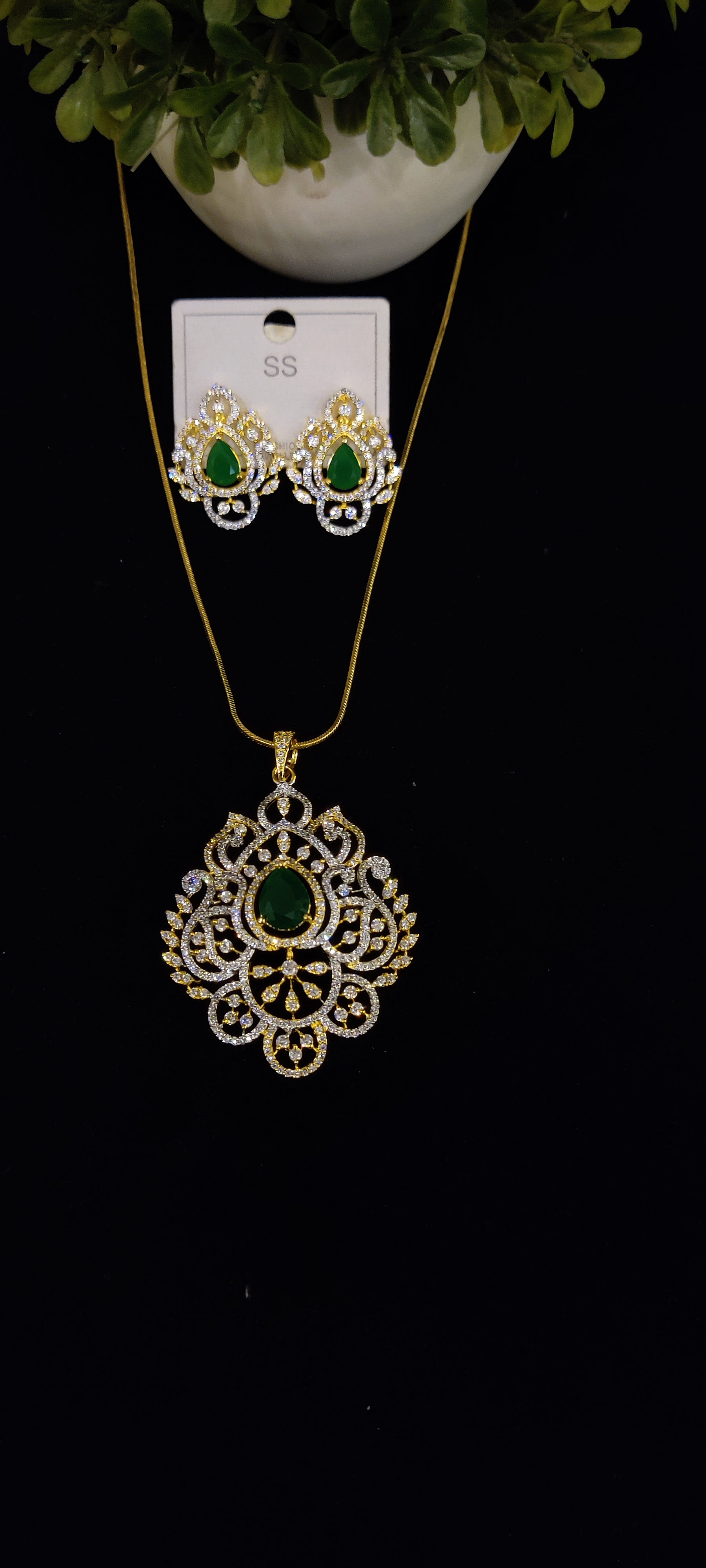 AD pendant set