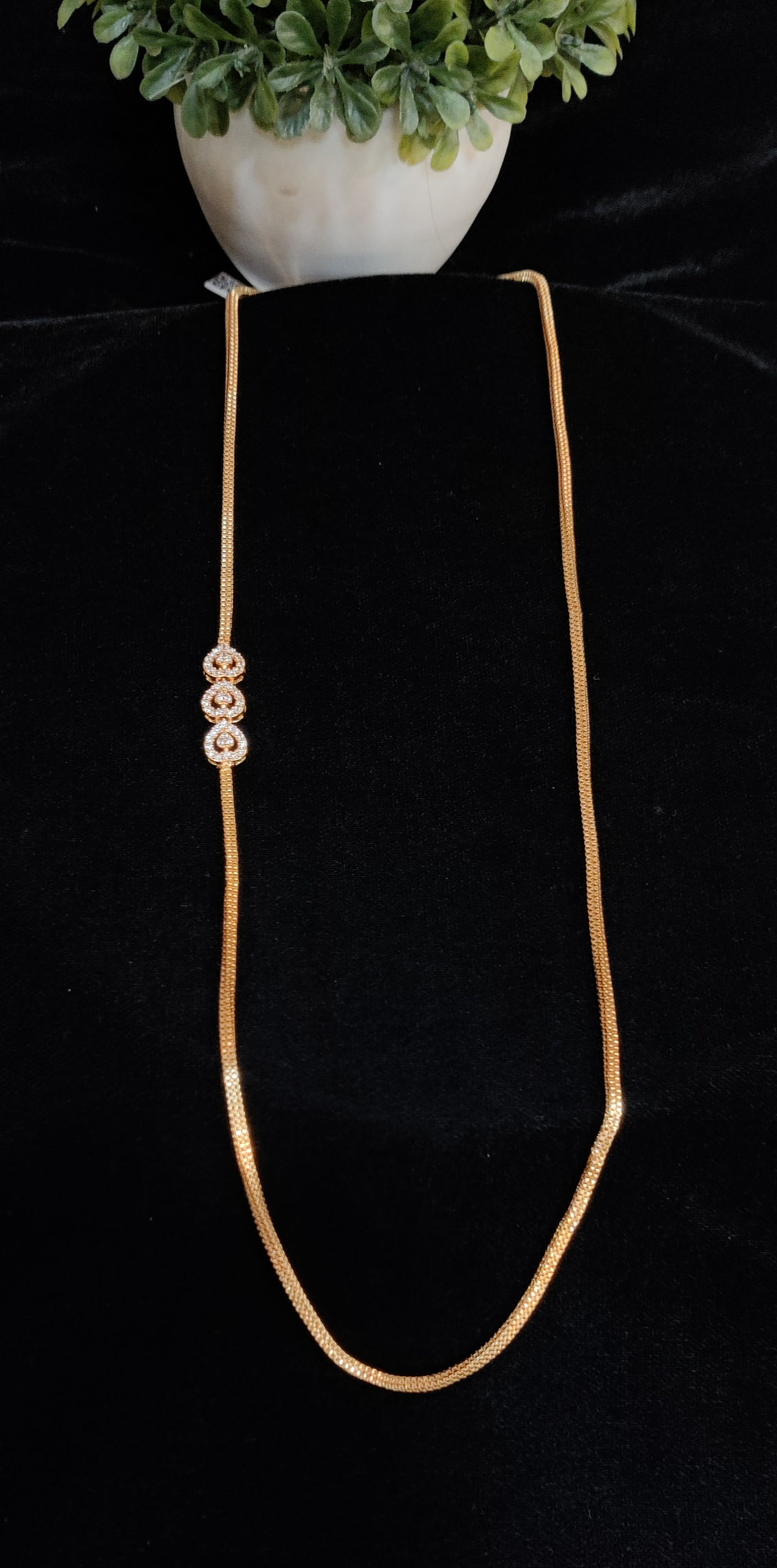 Mogappu Chain