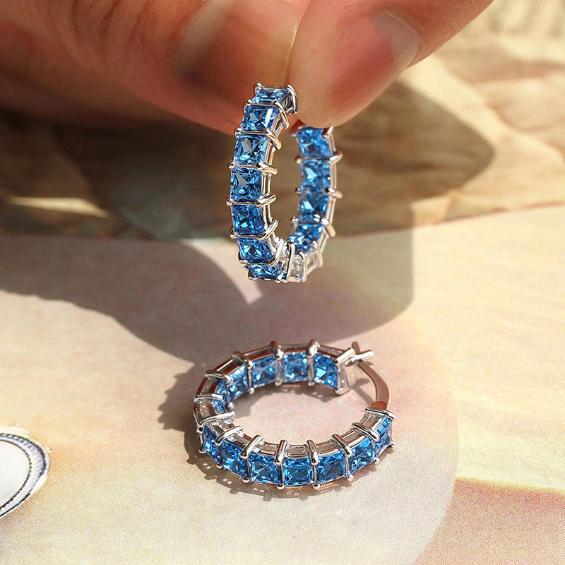Thumbnail: Women’s Geometric Cubic Zirconia Hoop Earrings | HUITAN E2951