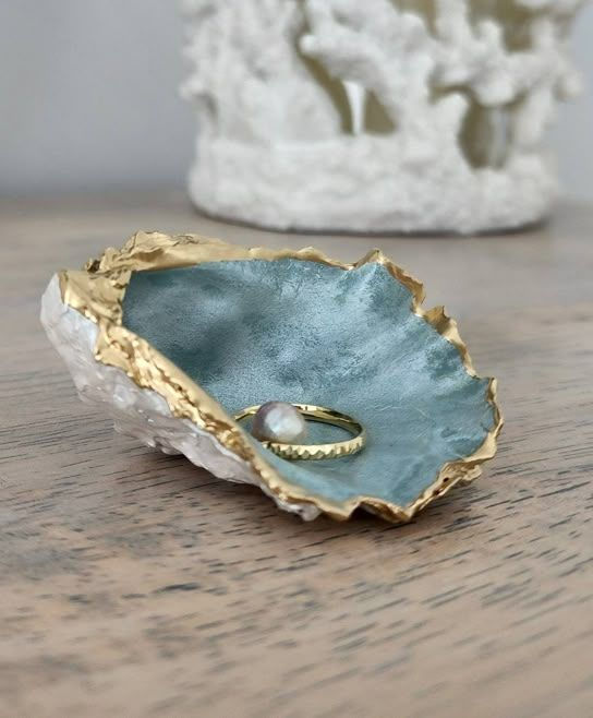 Decoupage oyster.jpg