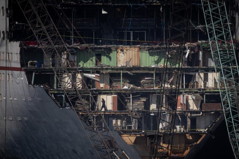 Photo taken during a ship dismantling operation in Aliağa in October 2020 / Photo: Reuters