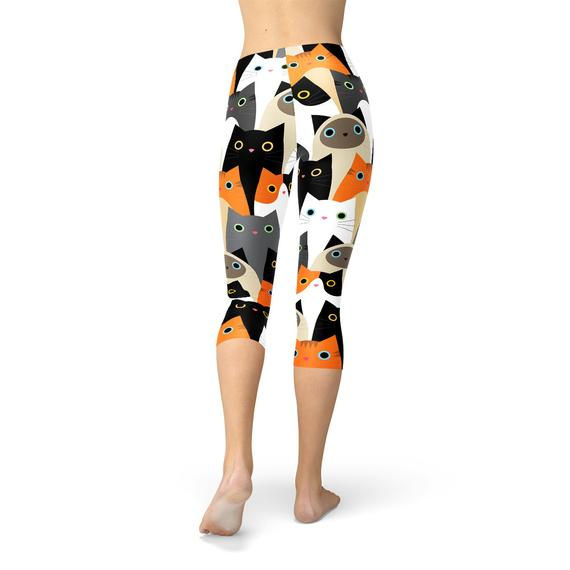 Thumbnail: Womens All Over Print Cats Capri Leggings