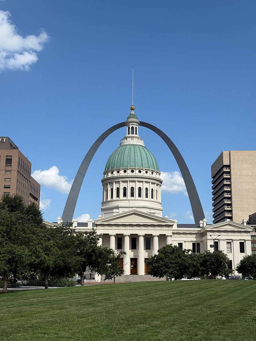 Old Courthouse and Gateway Arch, St. Louis