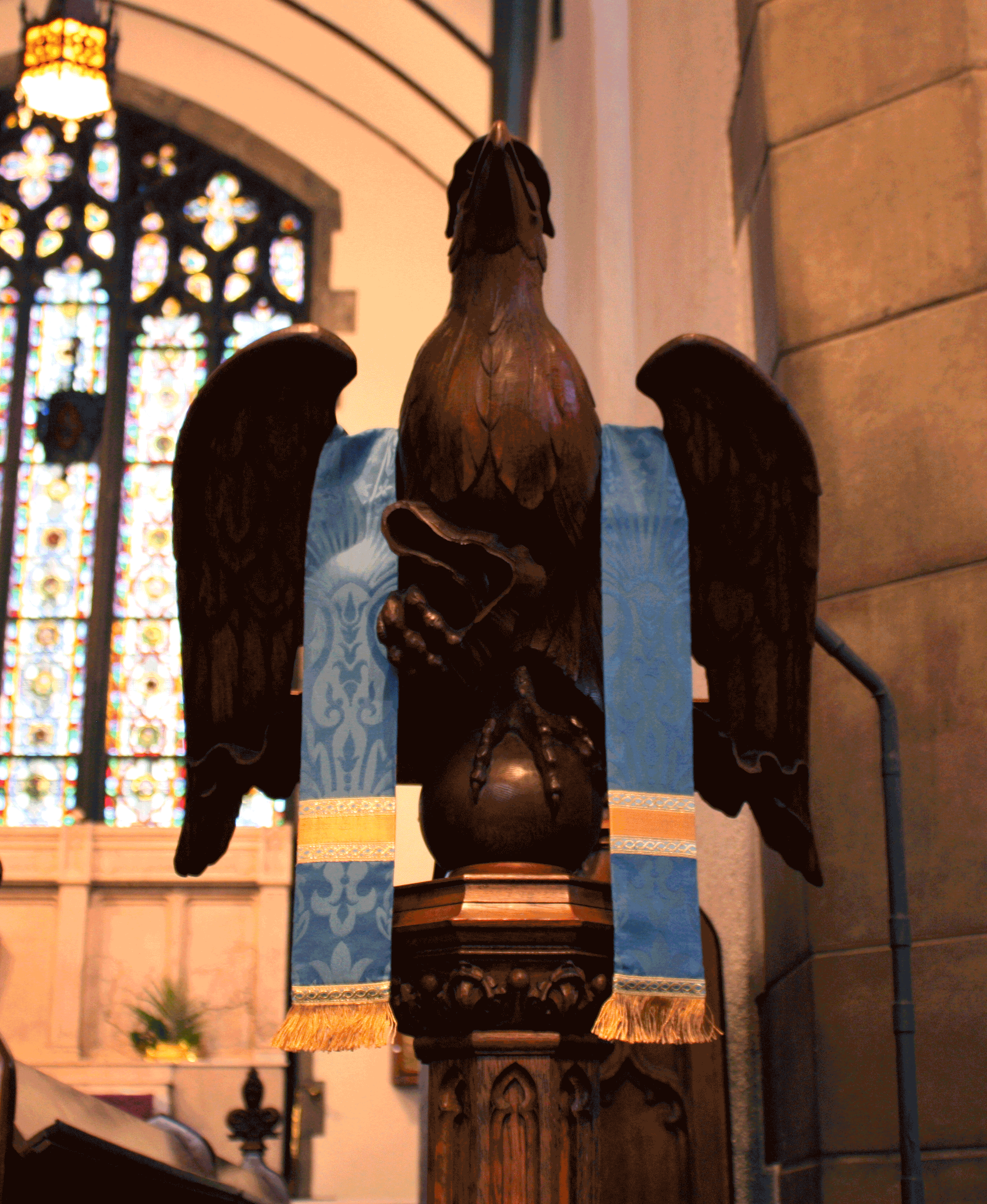 Blue-Lectern.gif