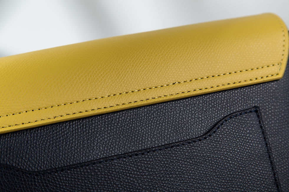 Thumbnail: Women's Combo Color Leather Handbag
