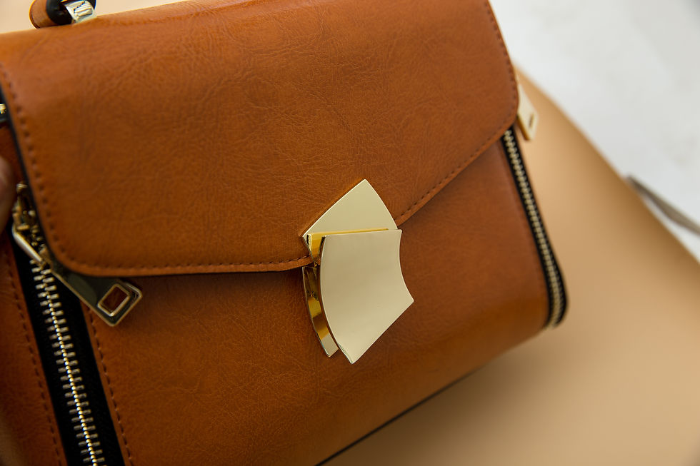 Thumbnail: Women's Trunk-Style Vintage Wax leather handbag