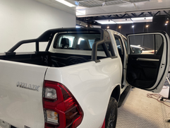 TOYOTA ハイラックス