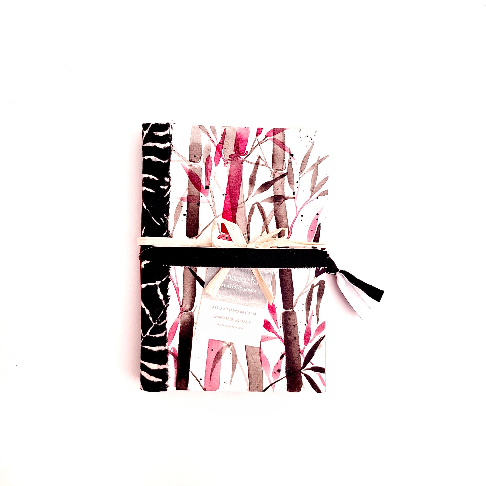 Bambù nero e magenta, Taccuino dipinto e cucito a mano 