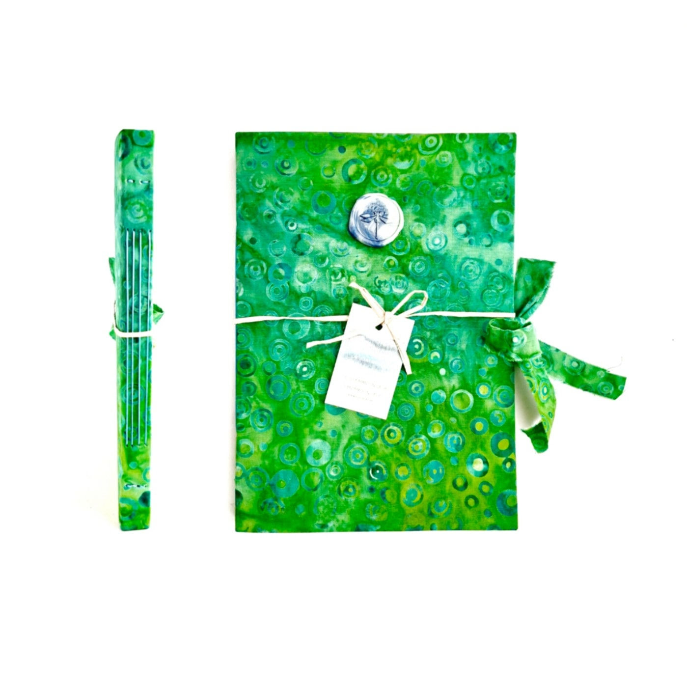 Quaderno Artigianale A5, Batik Verde, cucito a mano in carta riciclata