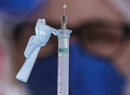 Crianças de 5 a 11 anos serão vacinadas contra covid-19 sem receita médica