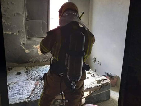 Celular na tomada provoca incêndio em apartamento da Zona Leste de Caxias do Sul
