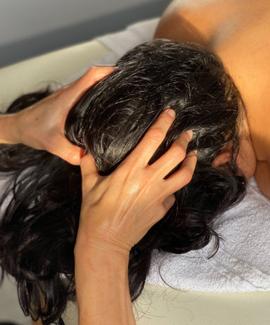 Massage signature réalisé par Stéphanie Patin dans son institut bien-être à Auch Au Cocon ou à domicile