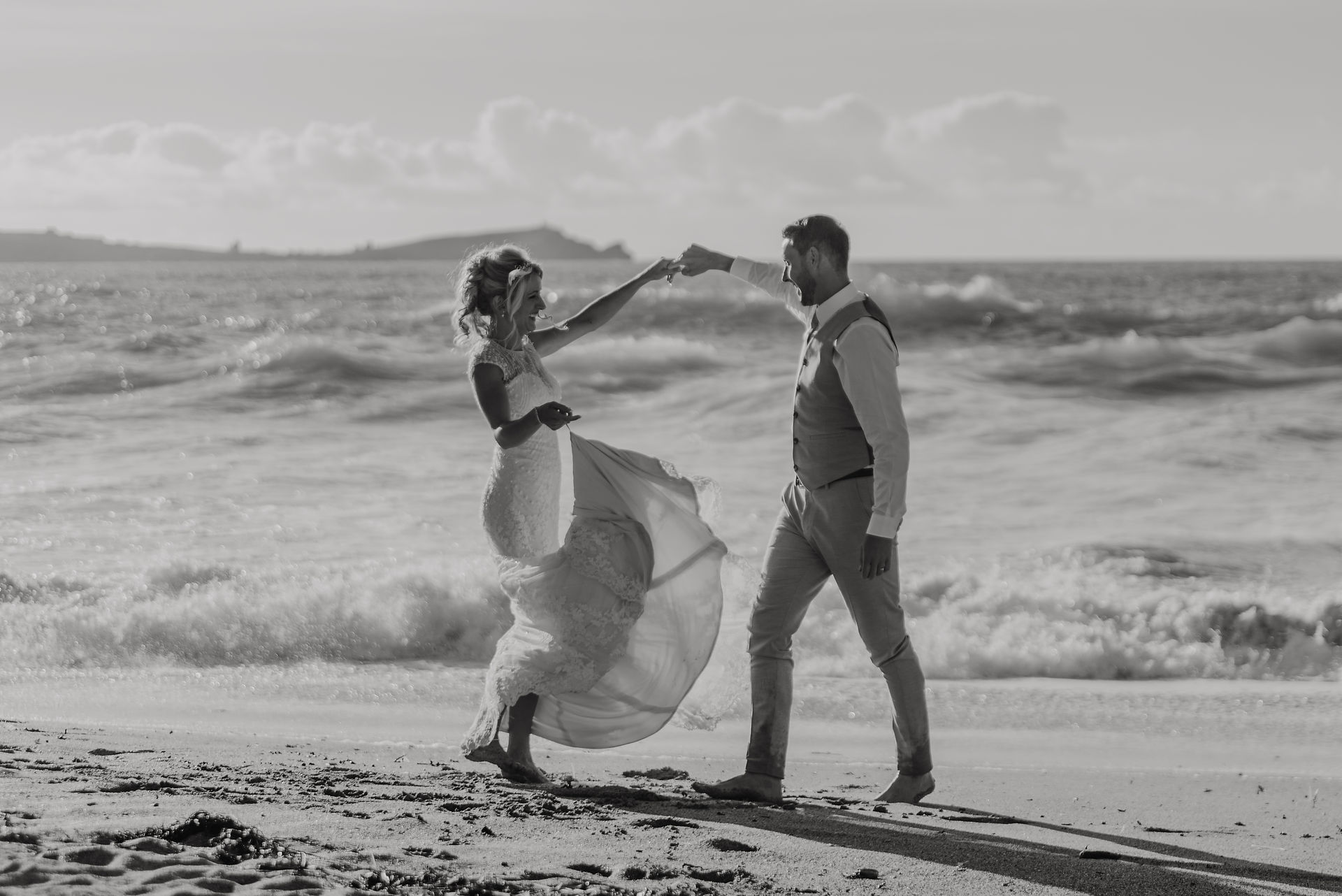 Sunny dances by newly weds on lusty glaze beach 