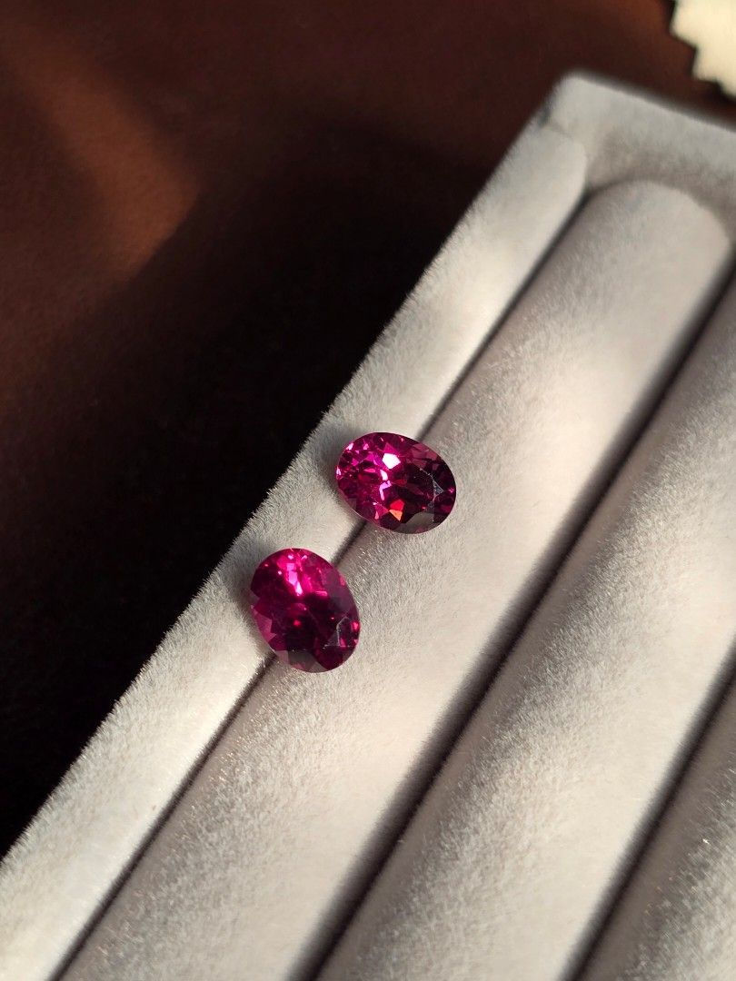 Thumbnail: 3.82ct Natural Rhodolite Garnet