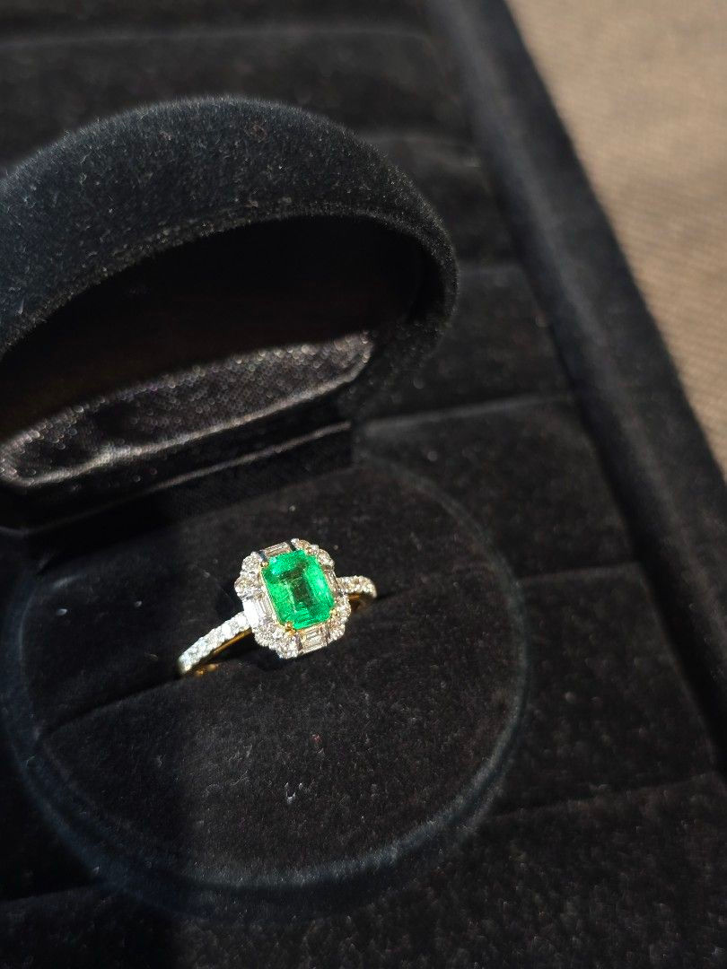 Thumbnail: 1.04ct Colombia Emerald Ring