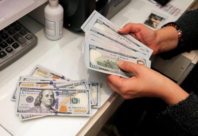 Notas de dólar 12/10/2021. REUTERS/Cagla Gurdogan/File Photo