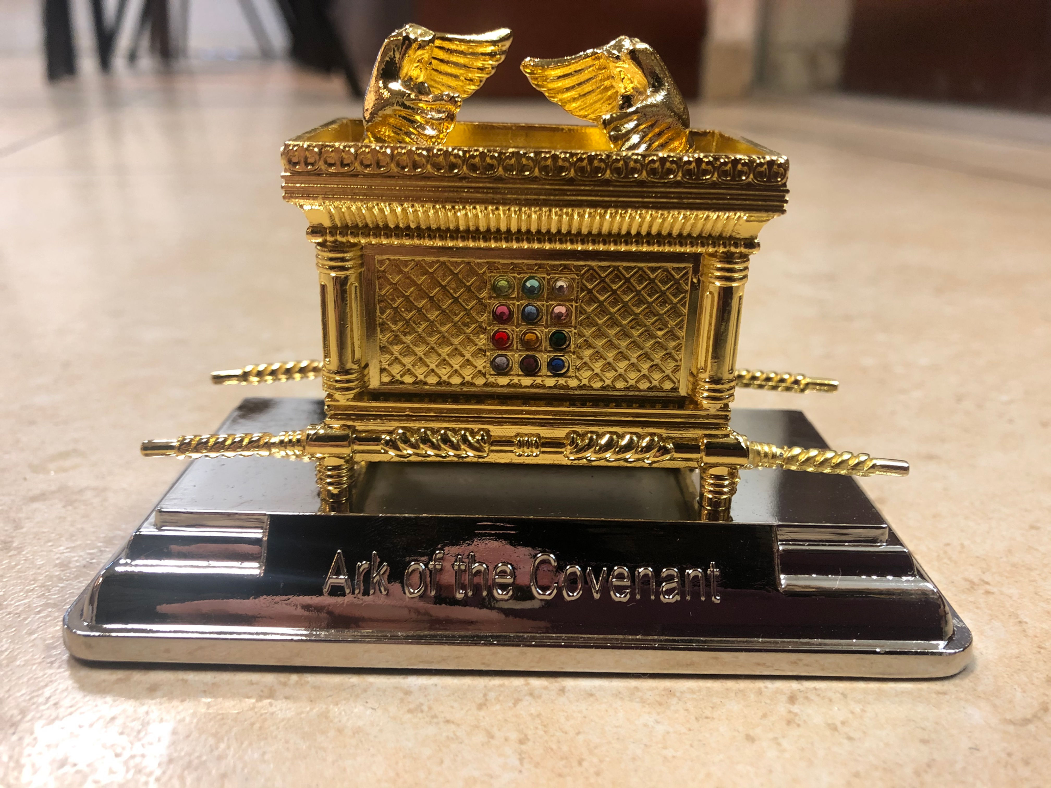 Gold Small Ark Of The Covenant With Cover Model