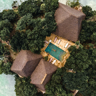 An intimate, private swimming pool for honeymooners and small groups of friends seeking peace and quiet in an earthly paradise such as that offered by Island Pongwe resort. 