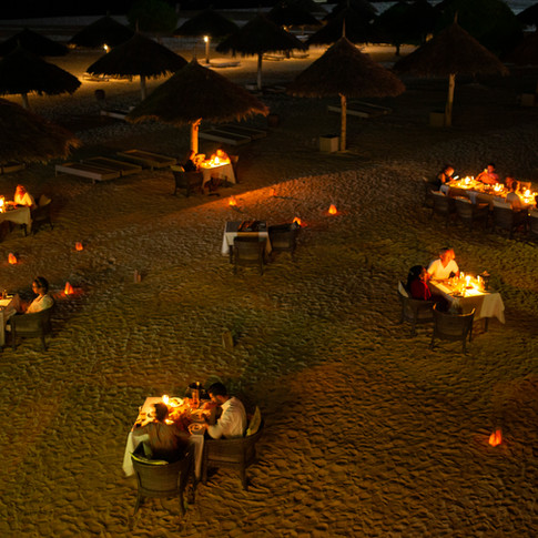 The gold restaurant offers the unique experience of have dinner under the starry sky of Zanzibar. nothing more romantic for lover and more exclusive for groups of friends.
